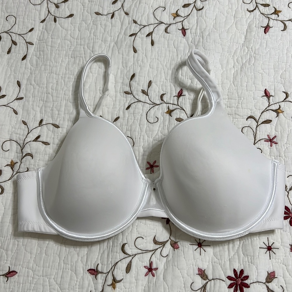 NWOT Vanity Fair Underwire Bra Style 75335 Size 38D